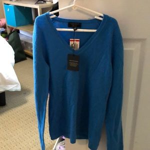 Cashmere V-Neck Sweater